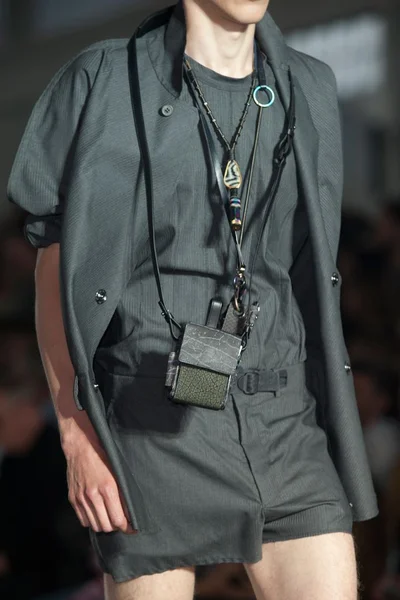 Look 40